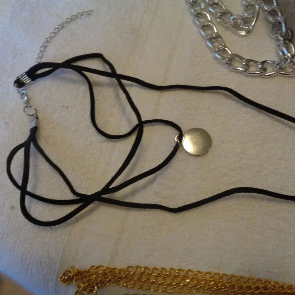 RETRO STY BURTON BEAR 4 NEW NECKLACES MADE TO LOOK OLD VINT TIE LOT
